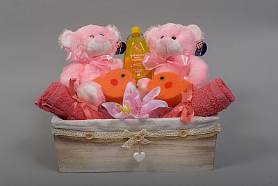 Ξύλινο σετ δώρου για δίδυμα κοριτσάκια